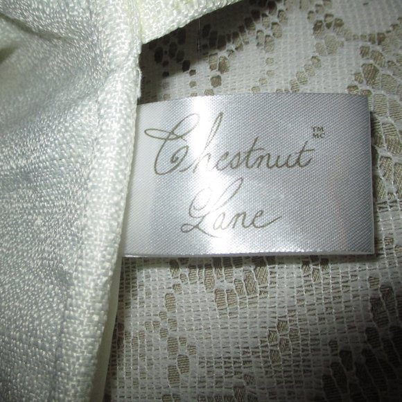 Super Plush Tree Skirt - Picture 9 of 10